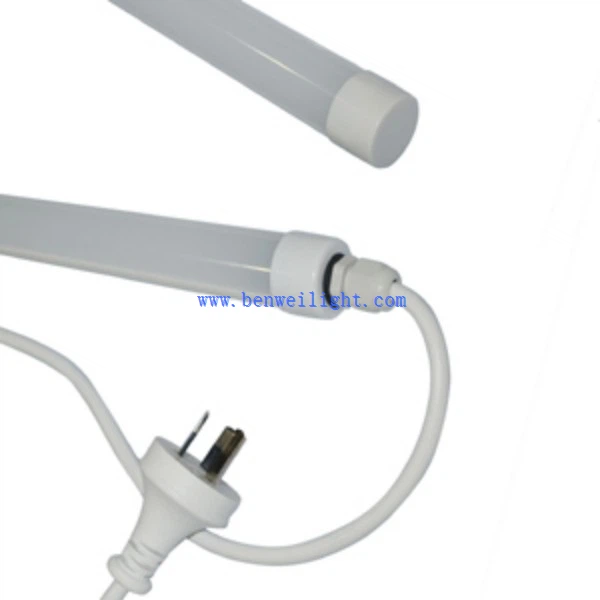 Brooder Tube Light (3)